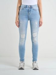 Jeansy damskie z wysokim stanem z przetarciami jasnoniebieskie Adela High Waist 156. Niebieskie jeansy damskie Big Star, bez wzorów, z jeansu, z podwyższonym stanem. W wyprzedaży za 249.99 zł.