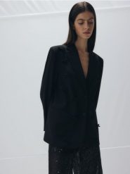 Marynarka z ozdobnymi kokardkami - czarny. Czarne marynarki i żakiety damskie Reserved, l, bez wzorów, z tkaniny. W wyprzedaży za 179.99 zł.