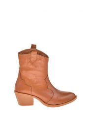 Moosefield Skórzane botki w kolorze jasnobrązowym rozmiar: 38. Brązowe botki damskie Moosefield, z materiału, eleganckie, bez obcasa, bez zapięcia. Za 139.20 zł.