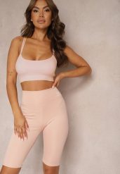 Różowe Szorty w Stylu Kolarek High Waist Wykończone Gumką w Pasie Elenea. Czerwone szorty damskie Renee, bez wzorów, z podwyższonym stanem. Za 24.99 zł.