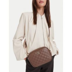 Torebka Nine West. Brązowe torebki klasyczne damskie Nine West, bez dodatków. Za 199.99 zł.