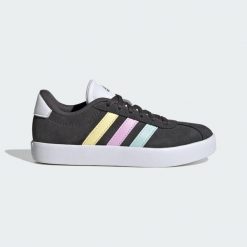 Buty VL Court 3.0. Czerwone obuwie sportowe damskie Adidas, z materiału, bez zapięcia, trekkingowe. Za 229.99 zł.