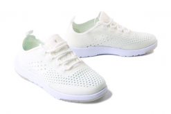 EMU AUSTRALIA Miki W12497 white, półbuty damskie. Białe półbuty damskie EMU Australia, na lato, bez wzorów, bez obcasa, bez zapięcia. Za 469.90 zł.