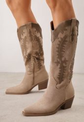 Ciemnobeżowe Kozaki Kowbojki na Stożku z Ozdobnymi Przeszyciami w Stylu Western Nulia. Brązowe kozaki damskie Renee, z jeansu, bez obcasa, na obcasie, bez zapięcia. Za 199.99 zł.