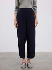 BGN Spodnie w kolorze granatowym rozmiar: 36. Niebieskie spodnie materiałowe damskie BGN, bez wzorów, z materiału. Za 96.60 zł.