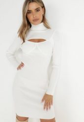 Biała Sukienka Dzianinowa Ulpia. Białe sukienki damskie Born2be, z aplikacjami, z dzianiny, bez ramiączek. W wyprzedaży za 118.99 zł.