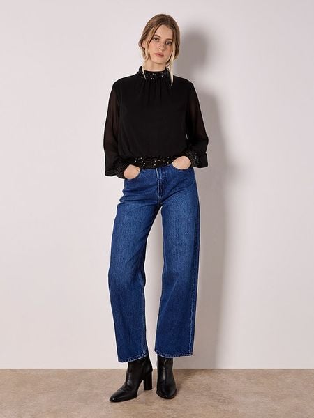 Apricot Bluzka w kolorze czarnym rozmiar: L. Czarne bluzki damskie Apricot, l, bez wzorów, bez kołnierzyka, bez ramiączek. Za 83.62 zł.