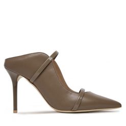 Klapki MALONE SOULIERS. Brązowe klapki damskie MALONE SOULIERS, bez wzorów, bez obcasa, bez zapięcia. Za 1,749.00 zł.