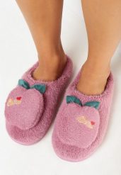 Fioletowe Kapcie z Futerka i Naszywką w Kształcie Jabłka Haweisene. Fioletowe kapcie damskie Born2be, z materiału. Za 29.99 zł.