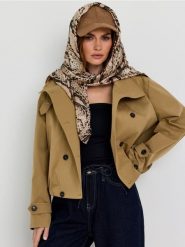 Czapka z daszkiem z imitacji zamszu - beżowy. Brązowe czapki z daszkiem damskie Sinsay, bez wzorów. Za 19.99 zł.