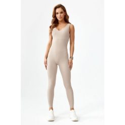 Kombinezon fitness damski szybkoschnący Rough Radical Harmony Jumpsuit. Czarne kombinezony damskie ROUGH RADICAL, l, bez wzorów, sportowe, bez kołnierzyka, bez ramiączek. W wyprzedaży za 186.92 zł.