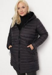 Czarna Dwustronna Kurtka z Ozdobnym Pikowaniem z Kapturem i Gumką w Talii Bellura. Czarne kurtki damskie Born2be, xl, bez wzorów, z kapturem. Za 239.99 zł.
