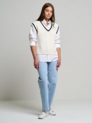 Sweter kamizelka damska biała Veistona 100. Białe swetry klasyczne damskie Big Star, l, z dresówki, bez kołnierzyka. W wyprzedaży za 79.99 zł.