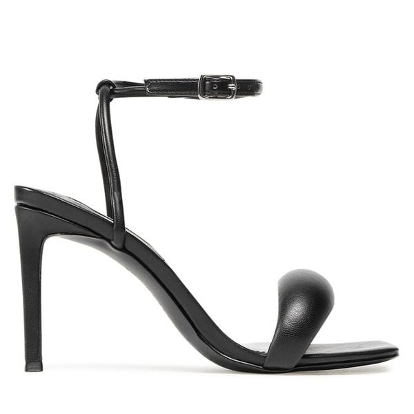 Sandały Steve Madden. Czarne sandały damskie Steve Madden, bez wzorów, bez obcasa, na szpilce, bez zapięcia. Za 349.99 zł.