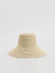 Pleciony kapelusz z szerokim rondem - beżowy. Brązowe kapelusze damskie Reserved, bez wzorów. Za 119.99 zł.