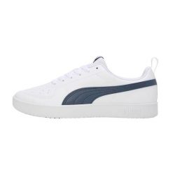 Buty sportowe sneakersy skóra ekologiczna białe PUMA RICKIE 387607-1. Niebieskie obuwie sportowe casual damskie Puma, ze skóry ekologicznej, bez zapięcia. Za 149.00 zł.