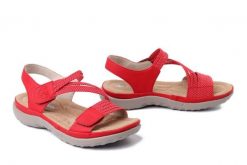 RIEKER 64870-33 red, sandały damskie. Czerwone sandały damskie Rieker, bez wzorów, z gumy, bez obcasa, bez zapięcia. Za 319.90 zł.