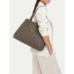 Torebka GINO ROSSI. Brązowe shopper bag Gino Rossi, bez dodatków. Za 479.99 zł.