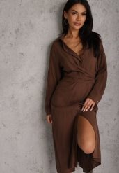 Brązowa Koszulowa Sukienka z Wiskozy z Asymetrycznym Drapowaniem i Guzikiem Hetasa. Brązowe sukienki damskie Renee, bez wzorów, z wiskozy, eleganckie, bez ramiączek. Za 129.99 zł.