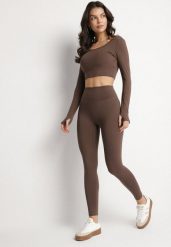 Brązowy Komplet Sportowy Legginsy i Bluzka z Odkrytymi Plecami Dasalla. Brązowe legginsy damskie Born2be, m, bez wzorów. Za 89.99 zł.