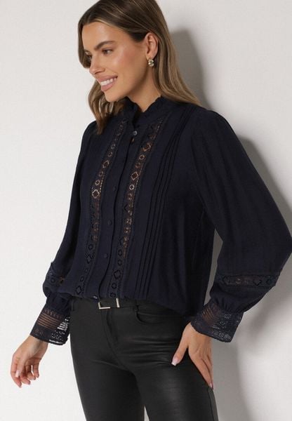 Granatowa Koszula ze Stójką i Koronką Argochis. Niebieskie koszule damskie Born2be, l, bez wzorów, z jeansu, bez kołnierzyka, bez ramiączek. Za 119.99 zł.