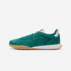 Sneakersy damskie RL70 zamszowe. Białe obuwie sportowe damskie Decathlon, ze skóry, bez zapięcia, trekkingowe. Za 179.99 zł.