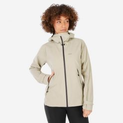 Second Life - Kurtka turystyczna damska Quechua MH500 wodoodporna. Brązowe kurtki damskie QUECHUA, l, bez wzorów, z dzianiny, z kapturem. Za 359.99 zł.
