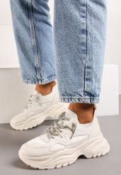 Beżowe Sneakersy Wsuwane na Grubej Podeszwie z Cyrkoniami Darania. Brązowe obuwie sportowe damskie Born2be, z jeansu, bez zapięcia. Za 109.99 zł.