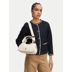 Torebka Tommy Hilfiger. Białe torebki klasyczne damskie Tommy Hilfiger, bez dodatków. Za 489.99 zł.