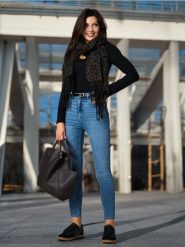 Jeansy skinny - niebieski. Niebieskie jeansy damskie Sinsay, z podwyższonym stanem. Za 35.99 zł.