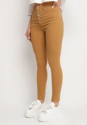 Jasnobrązowe Spodnie Skinny Kyllienne. Brązowe rurki damskie Born2be, na wiosnę, bez wzorów, z jeansu, z podwyższonym stanem. Za 64.99 zł.