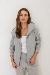BLUZA NICOLE SZARY MELANŻ XS - Flawless. Szare bluzy damskie Flawless, s, bez wzorów, z bawełny, z kapturem. Za 397.00 zł.
