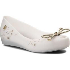 Baleriny MELISSA - Mel Ultragirl Elements Inf 32391 Beige 01865. Brązowe baleriny dziewczęce Melissa, z tworzywa sztucznego. Za 249.00 zł.