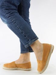 Foreverfolie Espadryle w kolorze karmelowym rozmiar: 36. Brązowe espadryle damskie Foreverfolie, bez wzorów, z materiału, bez obcasa. Za 74.63 zł.