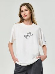 Bawełniana koszulka z nadrukiem The Moomins - kremowy. Białe koszulki damskie Sinsay, l, bez wzorów, z bawełny, bez kołnierzyka, bez ramiączek. Za 39.99 zł.