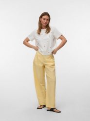 Vero Moda Koszulka w kolorze białym rozmiar: S. Białe bluzki damskie Vero Moda, s, bez wzorów, z bawełny, bez kołnierzyka, bez ramiączek. Za 61.17 zł.