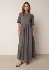Szara Rozkloszowana Sukienka o Luźnym Kroju z Bawełny z Kieszeniami Leucena. Szare sukienki damskie Born2be, bez wzorów, z bawełny, biznesowe, bez ramiączek. Za 139.99 zł.