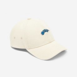 Skaterska czapka z panelami Roos Zwetsloot niebarwiona. Białe czapki damskie Decathlon, bez wzorów, z bawełny. W wyprzedaży za 34.99 zł.