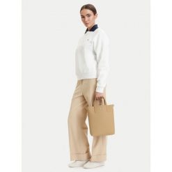 Torebka Lacoste. Zielone torebki klasyczne damskie Lacoste, bez dodatków. Za 624.99 zł.