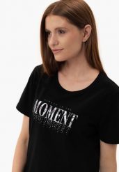Bawełniany t-shirt z printem, Comfort Fit, T-MOMENTS. Czarne t-shirty damskie Volcano, m, bez wzorów, z bawełny, bez kołnierzyka. Za 69.99 zł.