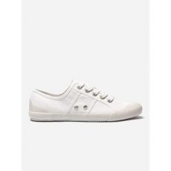 Sneakersy damscy TBS Opiace. Białe obuwie sportowe casual damskie TBS. Za 263.50 zł.