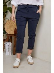 Curvy Lady Spodnie w kolorze granatowym rozmiar: 48/50. Niebieskie spodnie materiałowe damskie Curvy Lady, bez wzorów, z materiału. Za 158.10 zł.