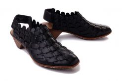 RIEKER 46778-01 black, sandały damskie. Czarne sandały damskie Rieker, w ażurowe wzory, z gumy, bez obcasa, na obcasie, bez zapięcia. Za 237.93 zł.