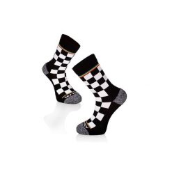 Aktywny styl życia Bawełniane skarpetki SQUARES Biało-czarne. Czarne skarpetki damskie TRY TO FLY, bez wzorów, z bawełny. W wyprzedaży za 59.75 zł.