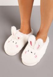 Jasnobeżowe Kapcie Króliczki Vices na Grubej Tłoczonej Podeszwie z Futerkiem Ecassavia. Brązowe kapcie damskie Born2be, z futra. Za 29.99 zł.