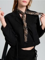 Chusta w panterkę - wielobarwny. Chusty damskie Sinsay, bez wzorów. Za 9.99 zł.