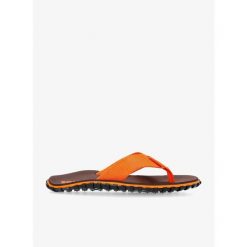 Japonki Gumbies Duckbill Flip-Flops. Brązowe klapki damskie Gumbies, bez wzorów, bez obcasa, bez zapięcia. Za 91.99 zł.