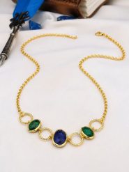 Pierres de Jade Pozłacany naszyjnik z elementami ozdobnymi - dł. 45 cm rozmiar: onesize. Niebieskie naszyjniki damskie Pierres de Jade, z szafirem, pozłacane. Za 64.45 zł.
