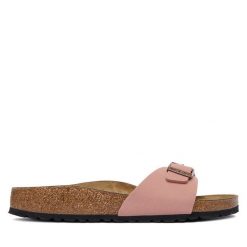 Klapki Birkenstock. Czerwone klapki damskie Birkenstock, bez wzorów, bez obcasa, bez zapięcia. Za 399.99 zł.