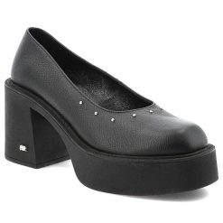 Półbuty damskie Karino, na wysokim klocku eleganckie skórzane z dżetami wsuwane z okrągłym noskiem, czarne licowe, 5648-126-P. Czarne półbuty damskie Karino, z aplikacjami, ze skóry, z okrągłym noskiem, bez obcasa, na obcasie, bez zapięcia. Za 433.99 zł.